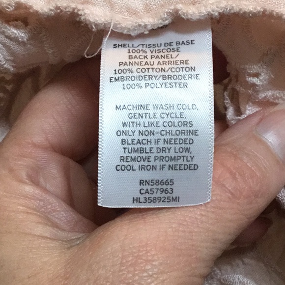 Hinge (Designed in Seattle) cotton cardigan with flower detail back - Picture 7 of 7